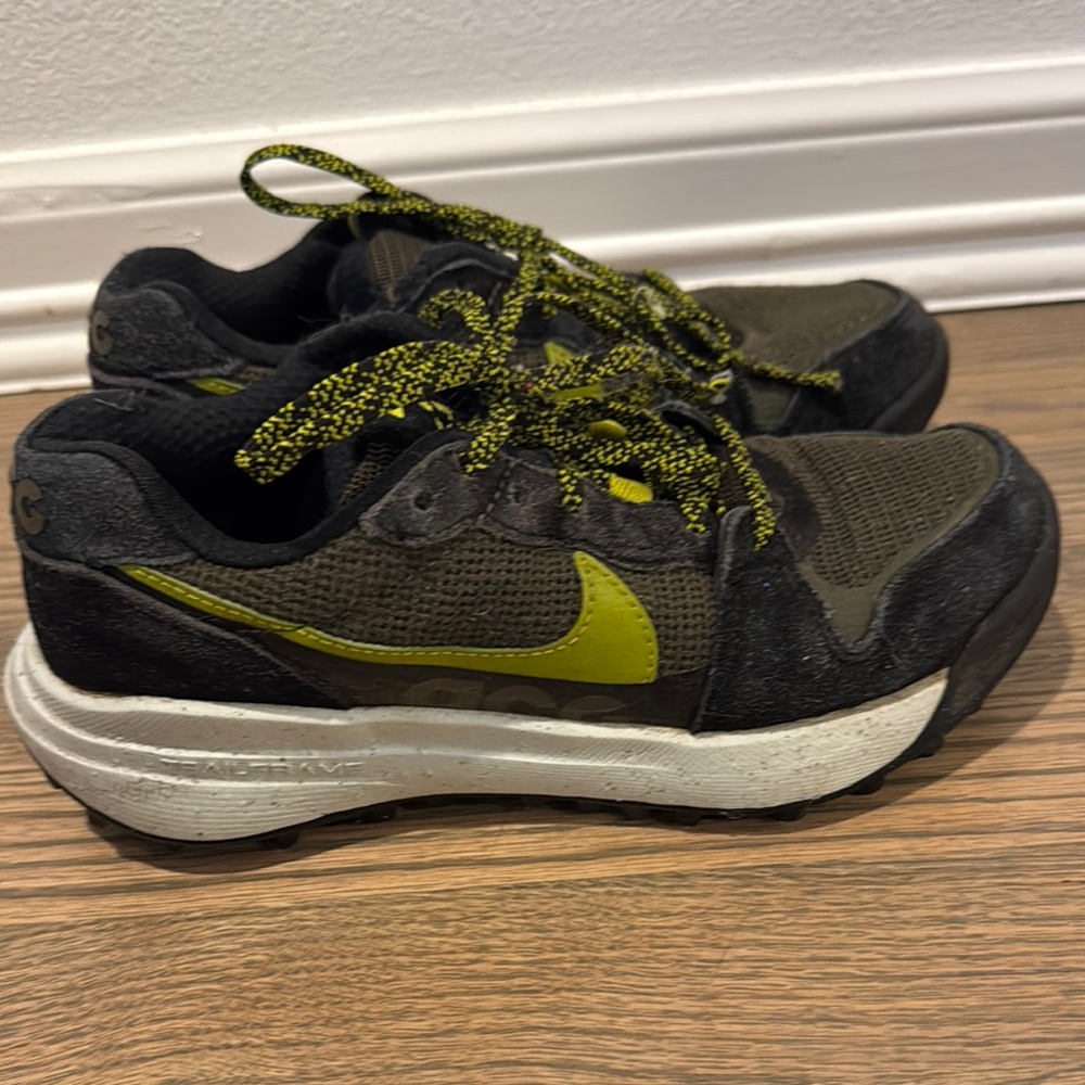 Nike Kids Sneakers Black and Green